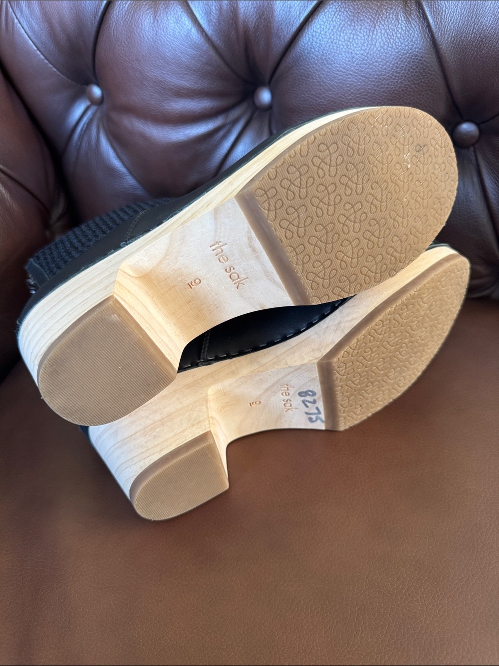 Worn once The Sak Women's Black Leather & Knit Ankle Booties Wood Clog Bottom - Picture 6 of 11